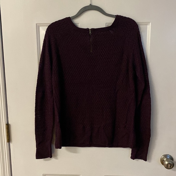Maroon sweater - Picture 3 of 3
